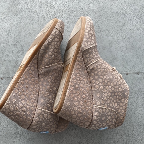 EUC TOMS Moroccan Wedge Booties / Size 8.5 - Picture 4 of 8